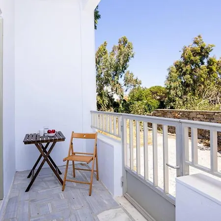 Mellow Mood Town * Tinos