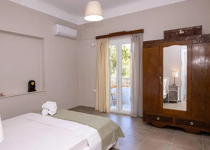 Mellow Mood Town Tínos